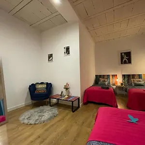 Rooms In Gothic Hostel