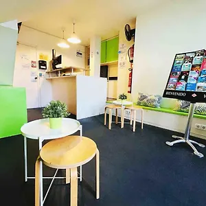 And Basic Universitat For Young 게스트하우스